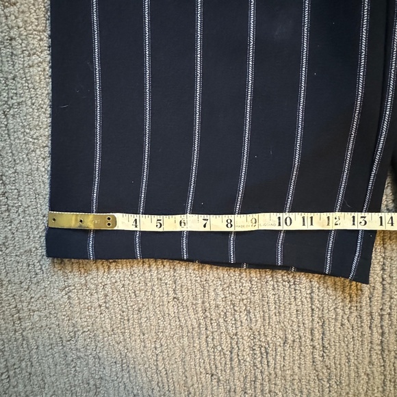 Moonlight Black & White Capris - Picture 6 of 9